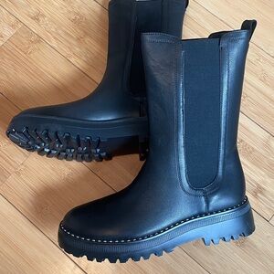 Kenneth Cole Radell Chelsea Boots new in box! Women's real Leather